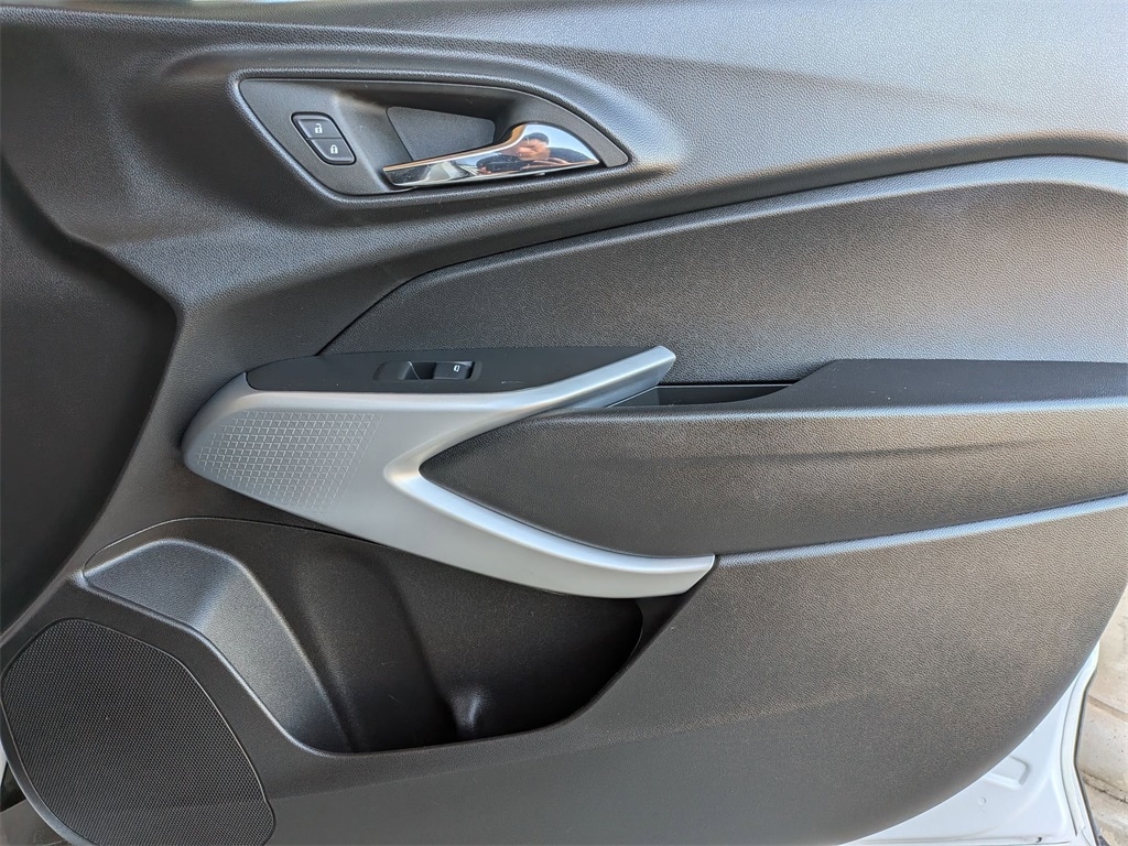 Thumbnail: 2025 Chevrolet Trax - 33