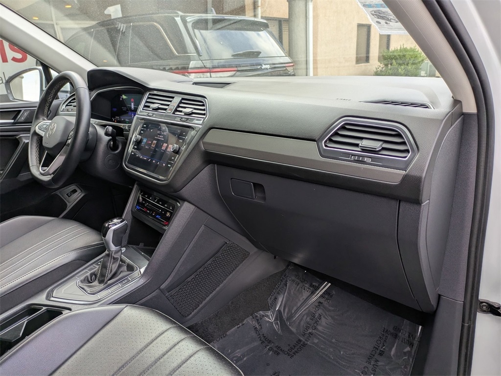 Thumbnail: 2024 Volkswagen Tiguan - 34