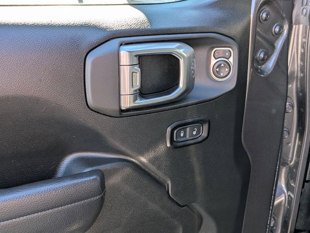 Thumbnail: 2025 Jeep Wrangler - 13