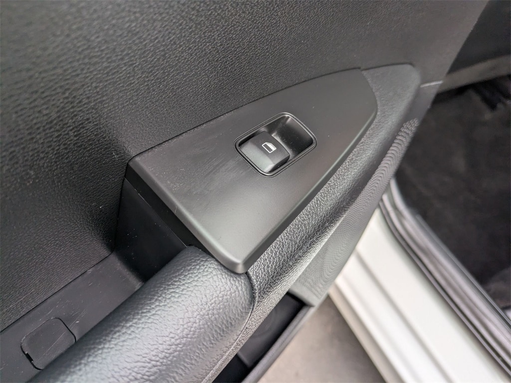 Thumbnail: 2024 Kia Forte - 28