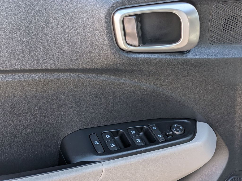 Thumbnail: 2025 Hyundai Venue - 13