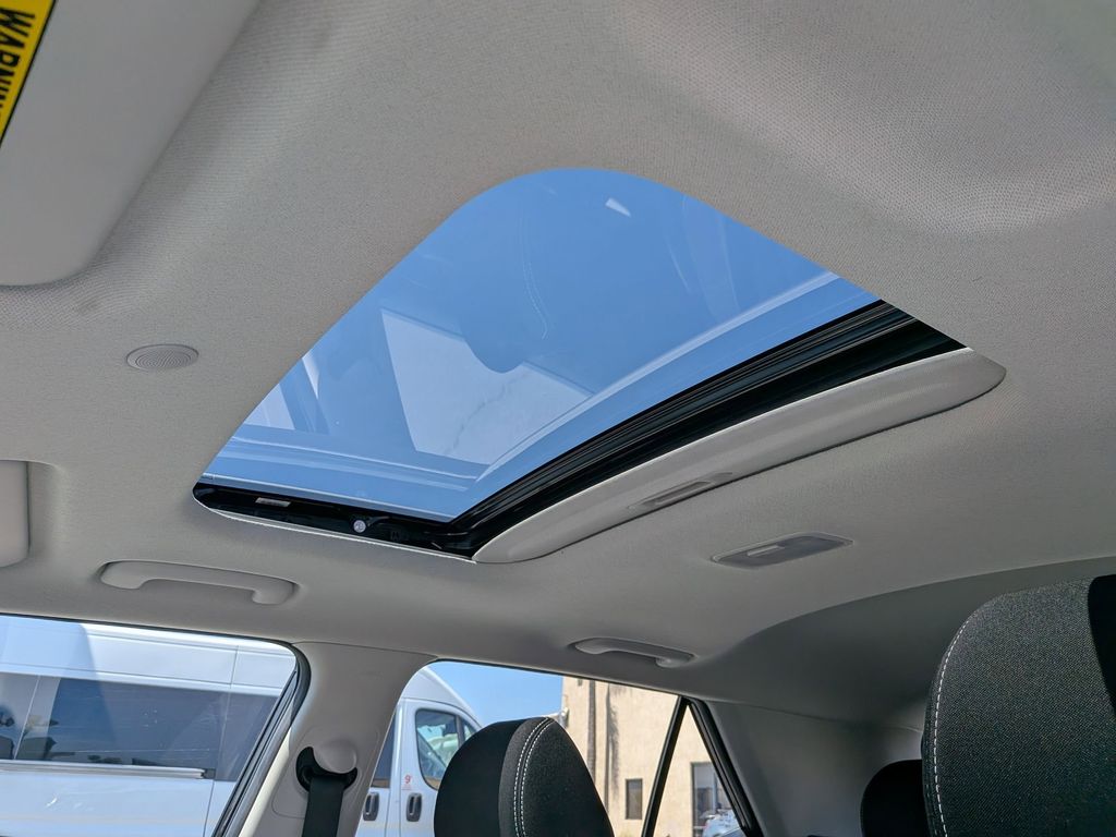 Thumbnail: 2025 Hyundai Venue - 17