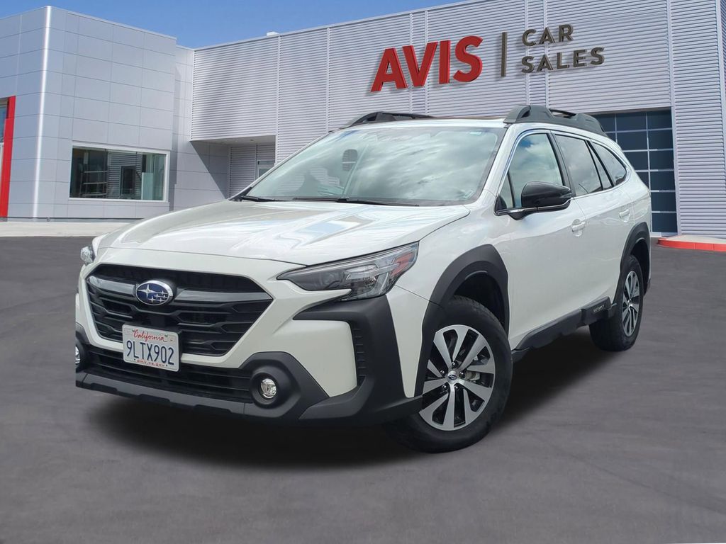 2025 Subaru Outback Premium's photo