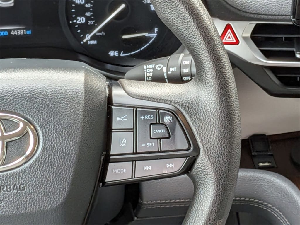 Thumbnail: 2024 Toyota Sienna - 24