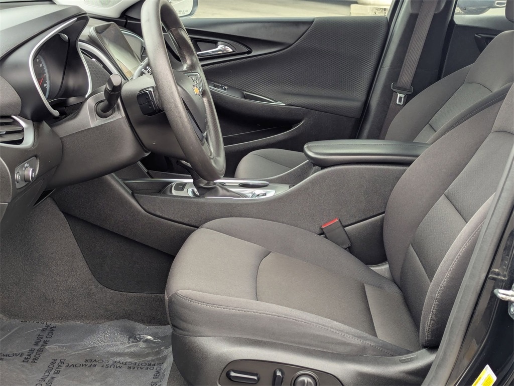 Thumbnail: 2023 Chevrolet Malibu - 24