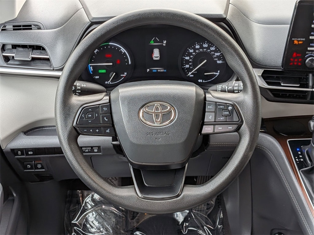 Thumbnail: 2024 Toyota Sienna - 22