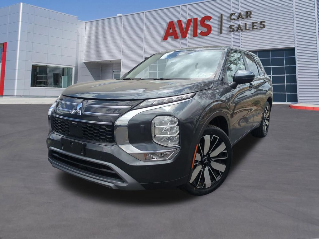 Thumbnail: 2025 Mitsubishi Outlander - 1