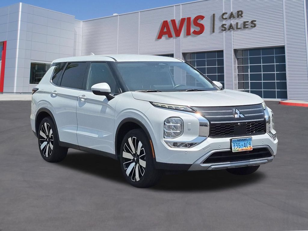 Thumbnail: 2025 Mitsubishi Outlander - 3