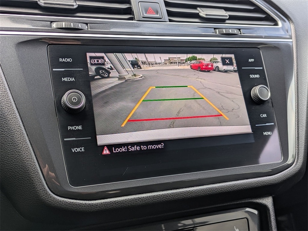 Thumbnail: 2024 Volkswagen Tiguan - 18