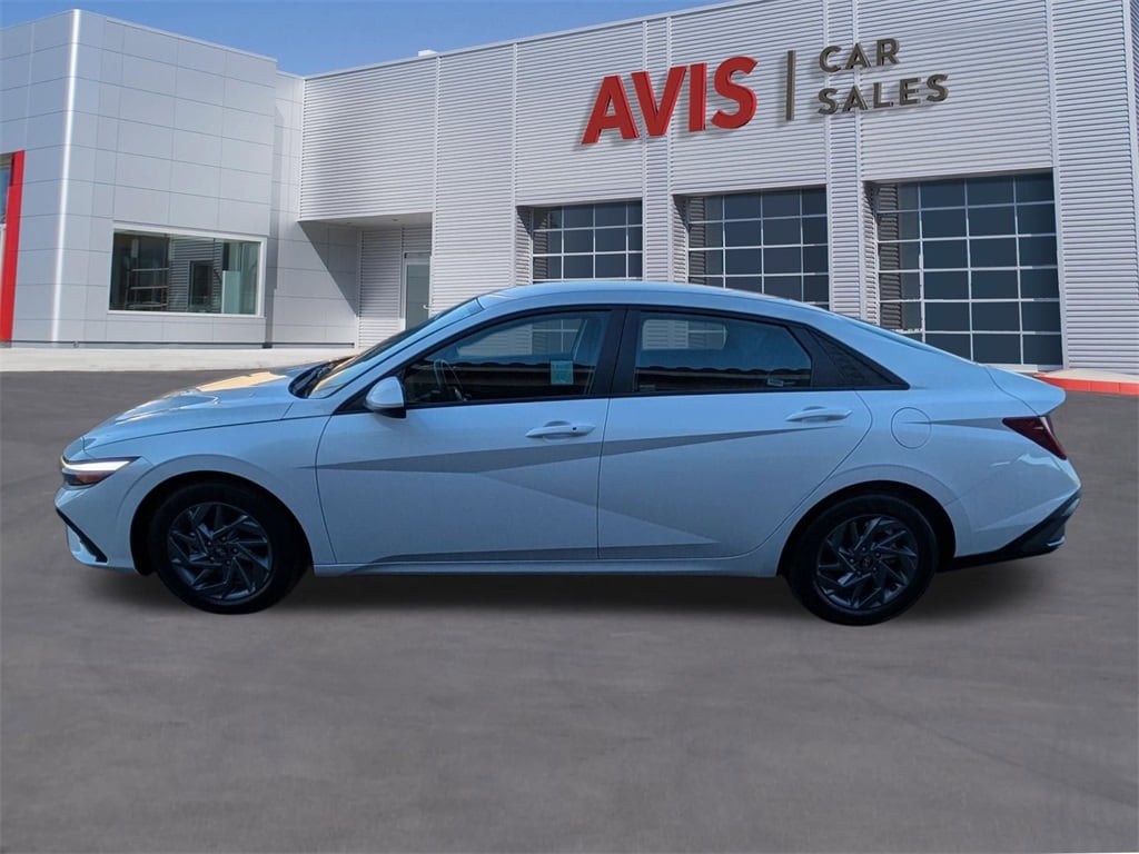 Thumbnail: 2024 Hyundai Elantra - 10