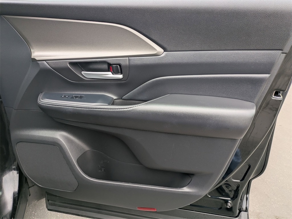 Thumbnail: 2025 Toyota Grand Highlander - 35