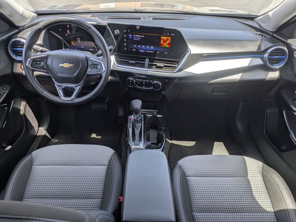 Thumbnail: 2025 Chevrolet Trax - 28