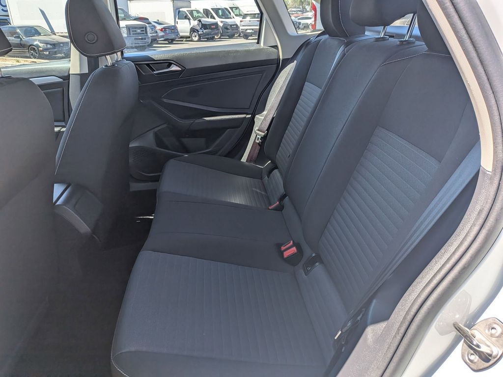 Thumbnail: 2025 Volkswagen Jetta - 26