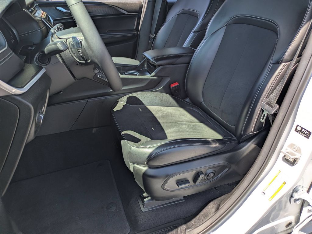2025 Jeep Grand Cherokee Altitude - Photo 14