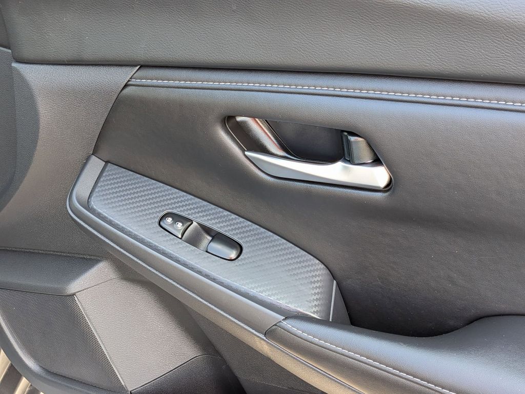 Thumbnail: 2025 Nissan Sentra - 33