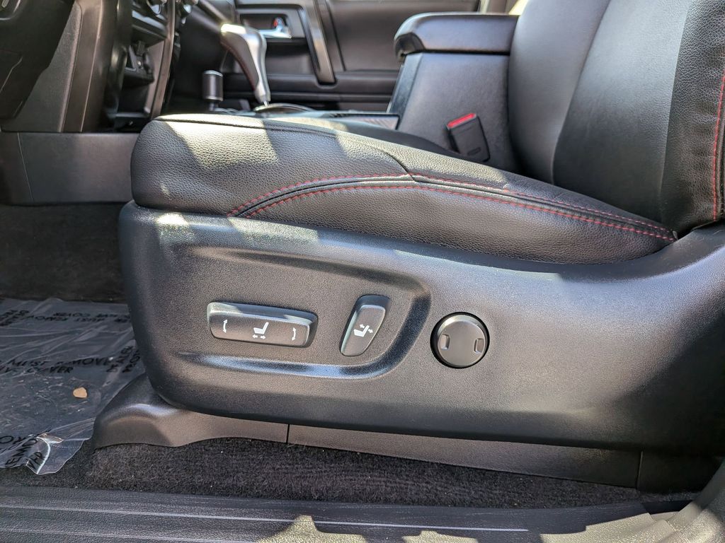 Thumbnail: 2024 Toyota 4Runner - 16