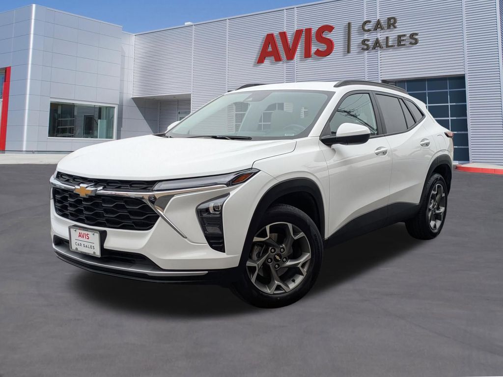 2025 Chevrolet Trax LT's photo