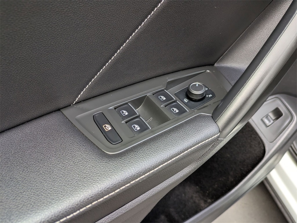 Thumbnail: 2024 Volkswagen Tiguan - 13