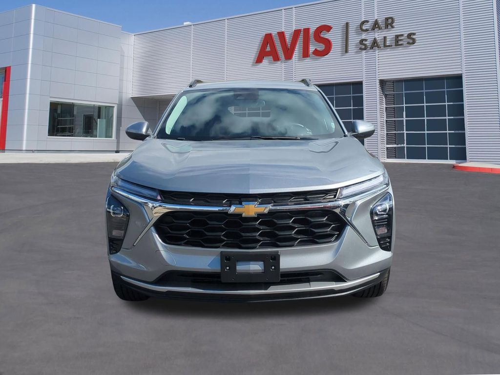 Thumbnail: 2025 Chevrolet Trax - 2