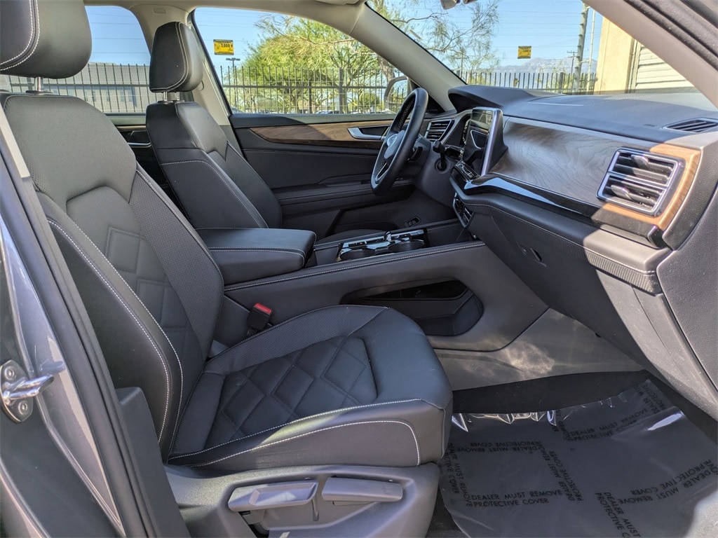 Thumbnail: 2025 Volkswagen Atlas - 32