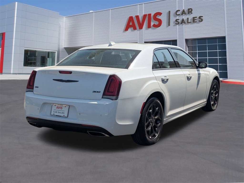 Thumbnail: 2022 Chrysler 300 - 6