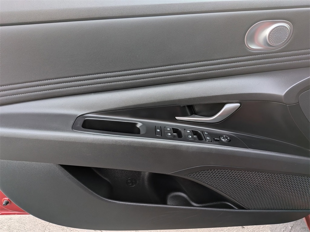 Thumbnail: 2025 Hyundai Elantra - 11