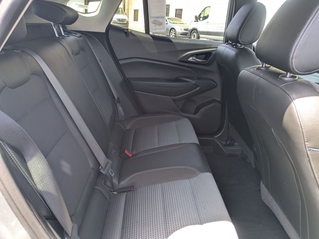 Thumbnail: 2025 Chevrolet Trax - 32