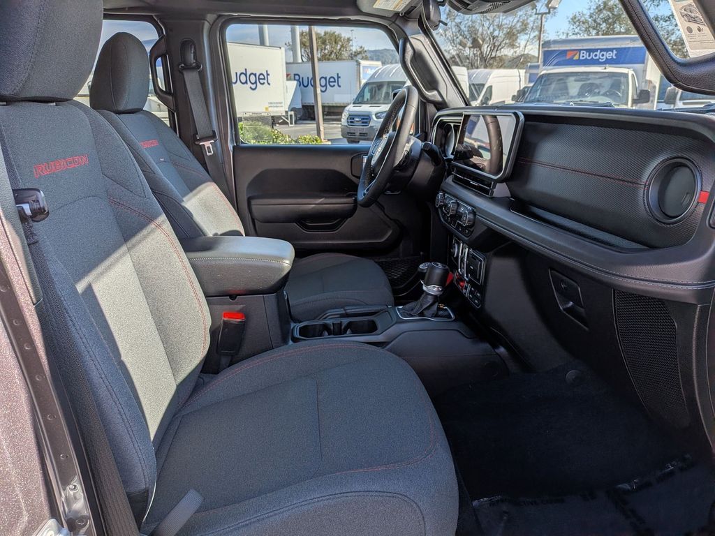 Thumbnail: 2025 Jeep Wrangler - 28