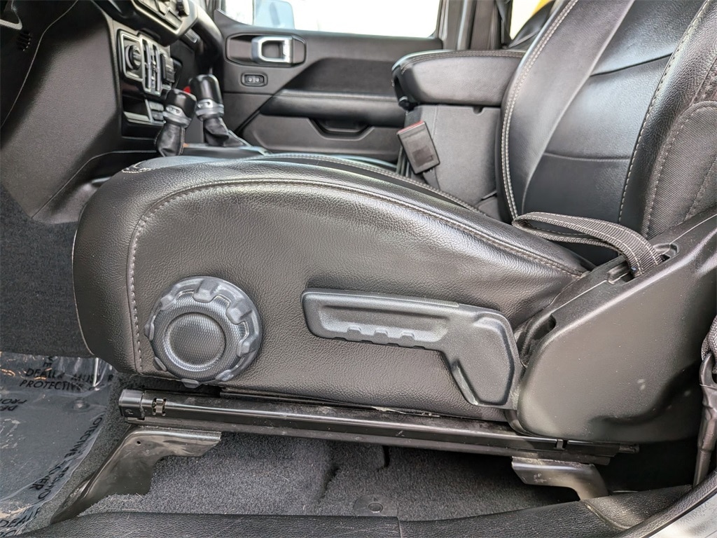 Thumbnail: 2023 Jeep Wrangler - 15