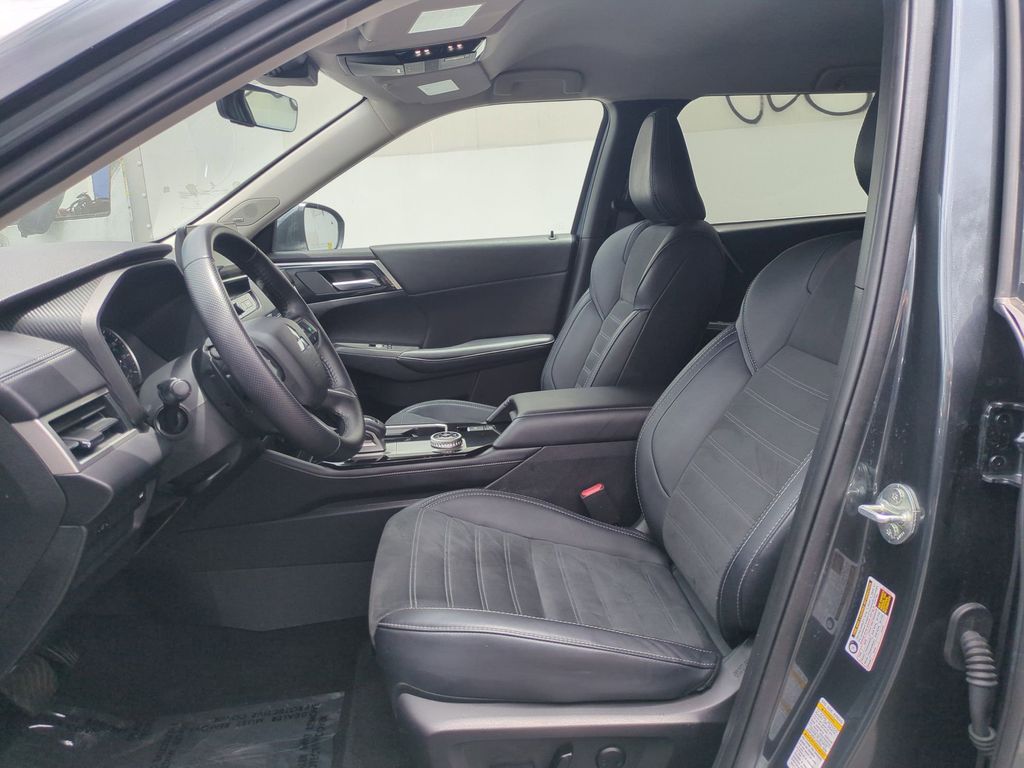 Thumbnail: 2025 Mitsubishi Outlander - 22