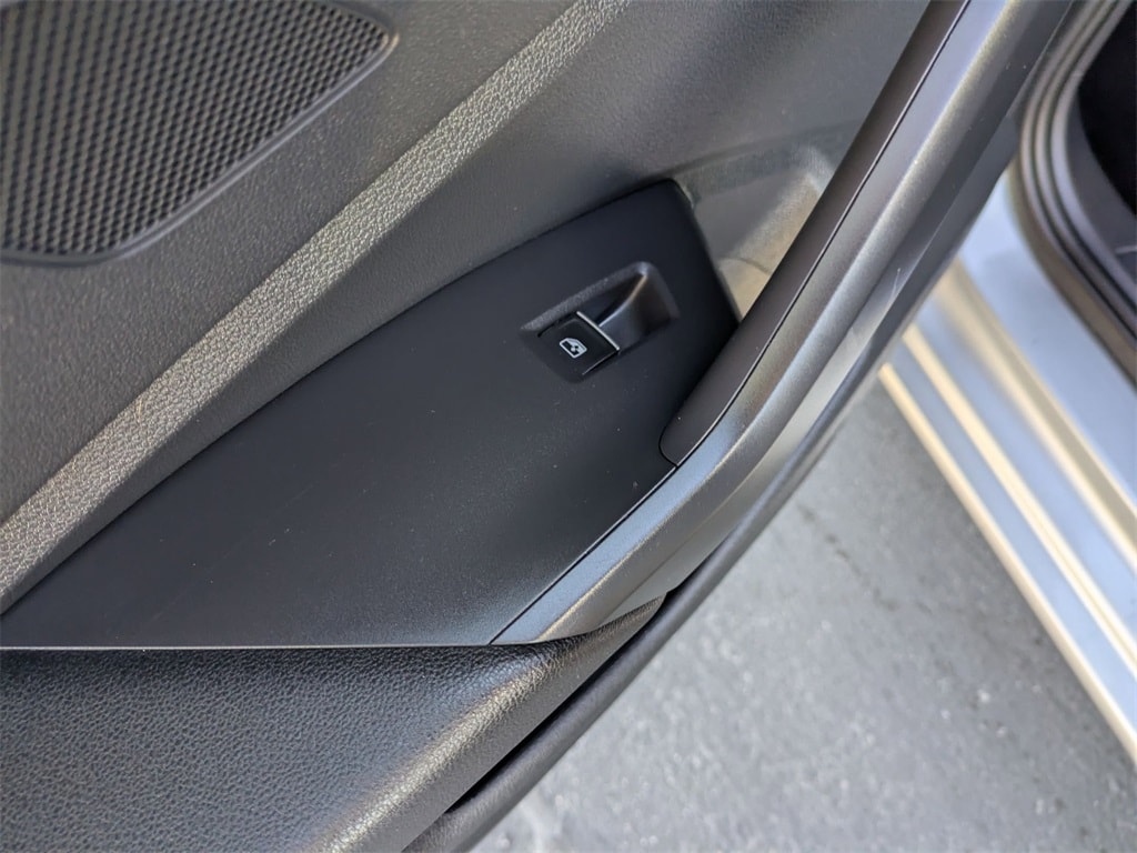 Thumbnail: 2024 Volkswagen Jetta - 27