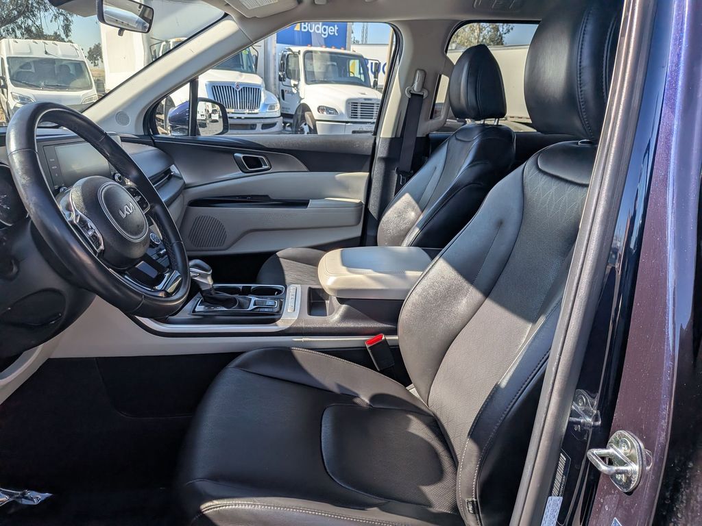 Thumbnail: 2024 Kia Carnival - 15