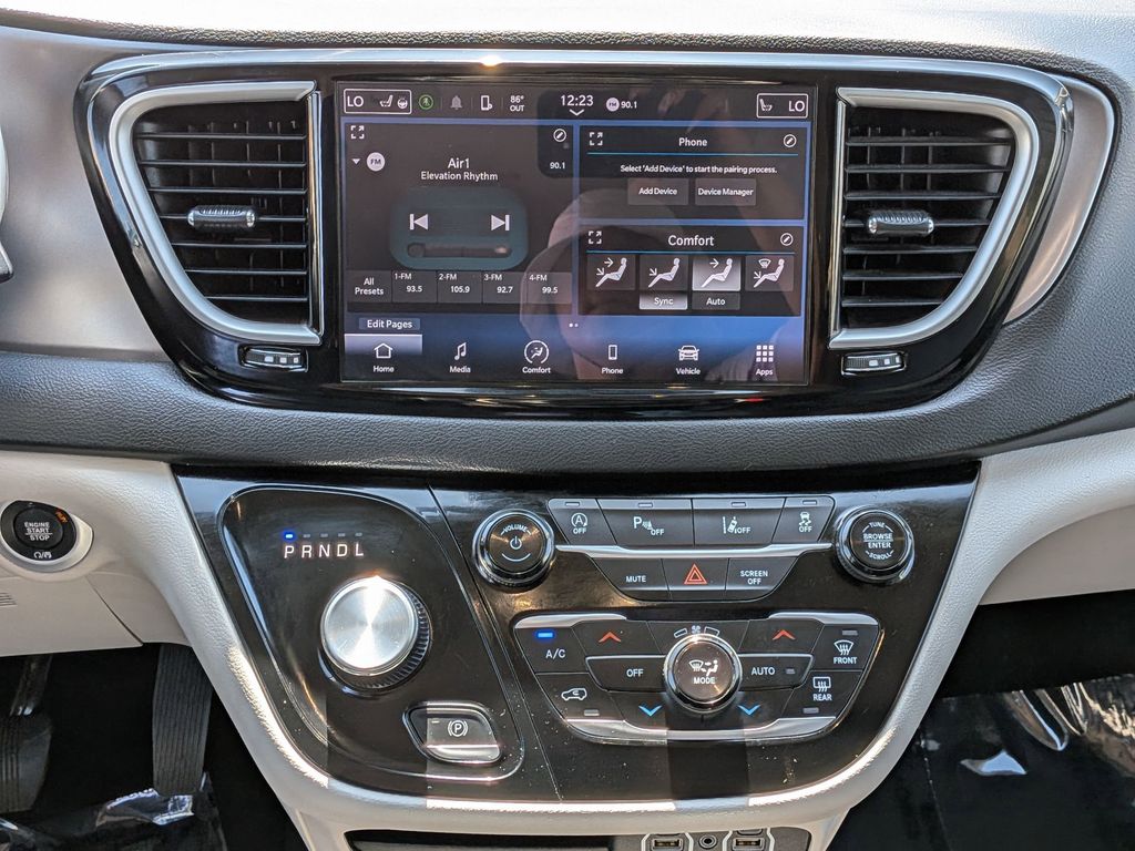 Thumbnail: 2024 Chrysler Pacifica - 19