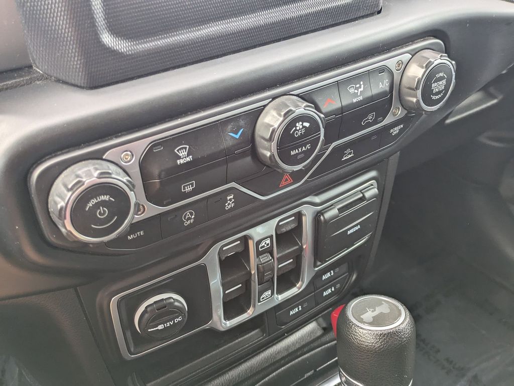 Thumbnail: 2023 Jeep Wrangler - 23