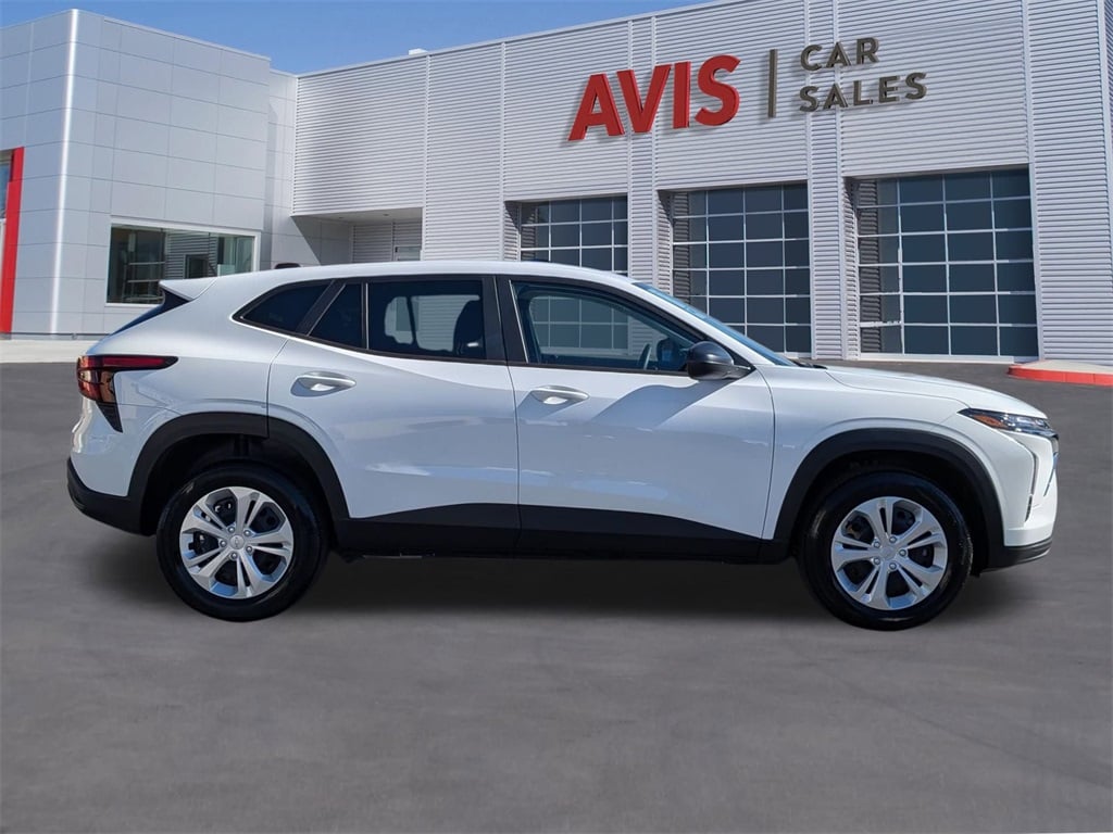 Thumbnail: 2025 Chevrolet Trax - 5