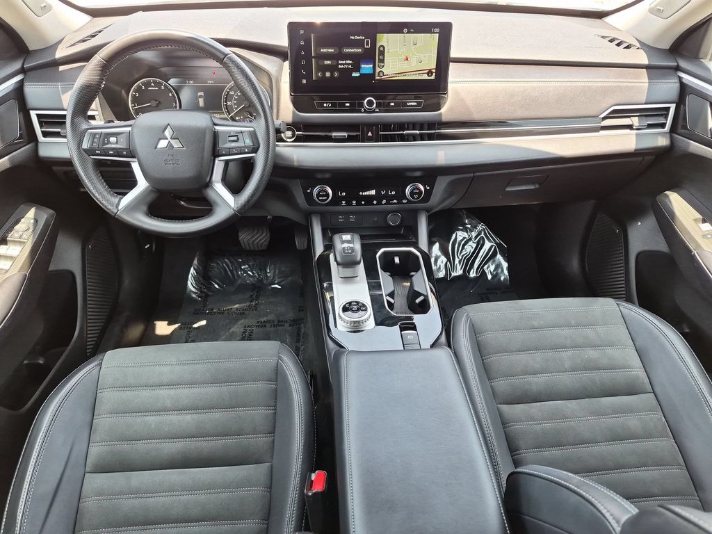 Thumbnail: 2025 Mitsubishi Outlander - 26