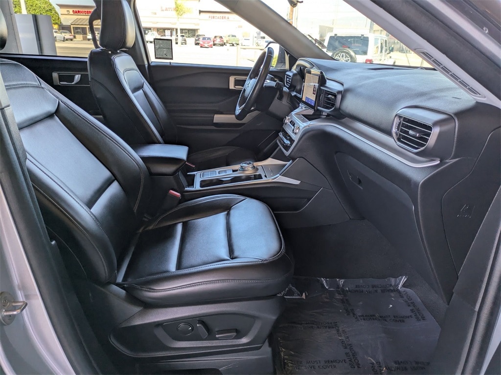 Thumbnail: 2023 Ford Explorer - 32