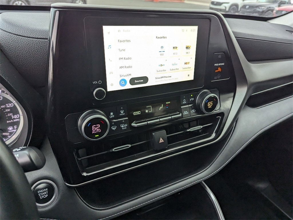 Thumbnail: 2024 Toyota Highlander - 23