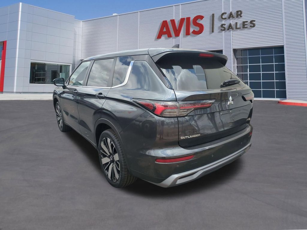 Thumbnail: 2025 Mitsubishi Outlander - 7