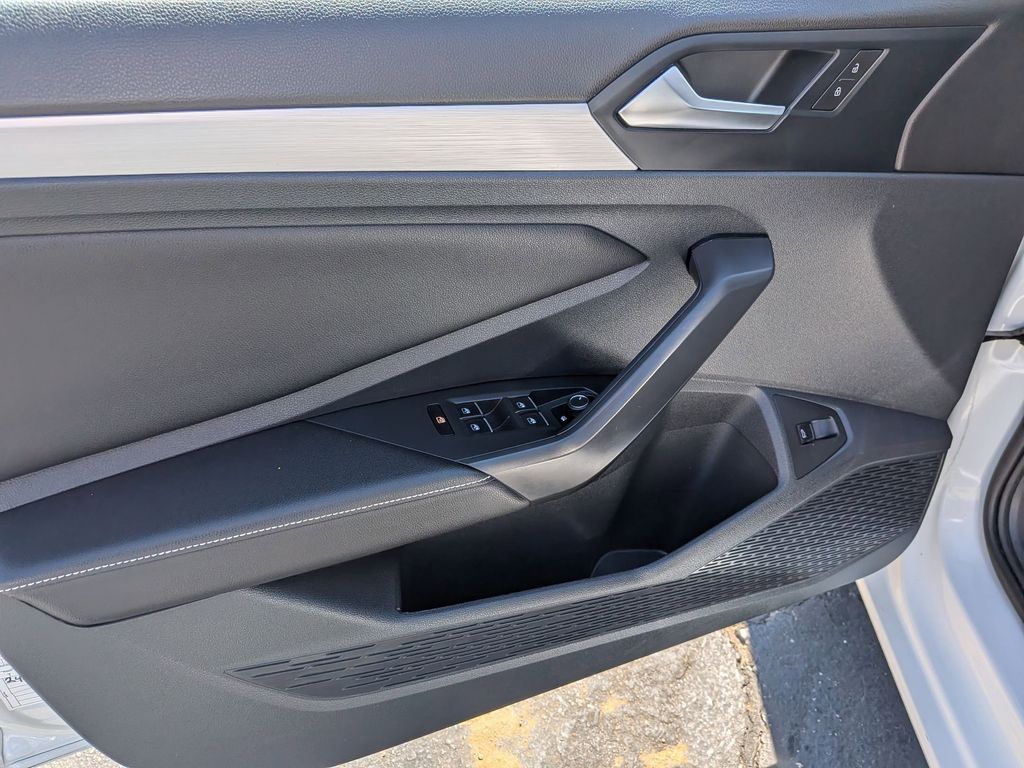 Thumbnail: 2025 Volkswagen Jetta - 11