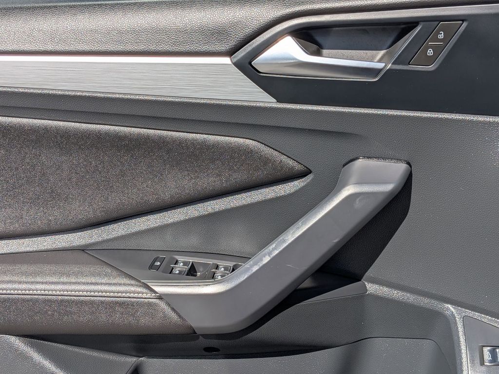 Thumbnail: 2025 Volkswagen Jetta - 13