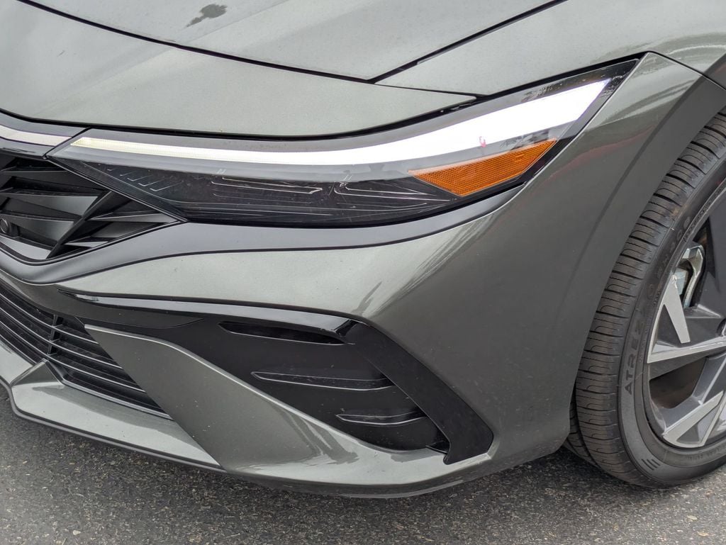 2025 Hyundai Elantra SEL - Photo 11