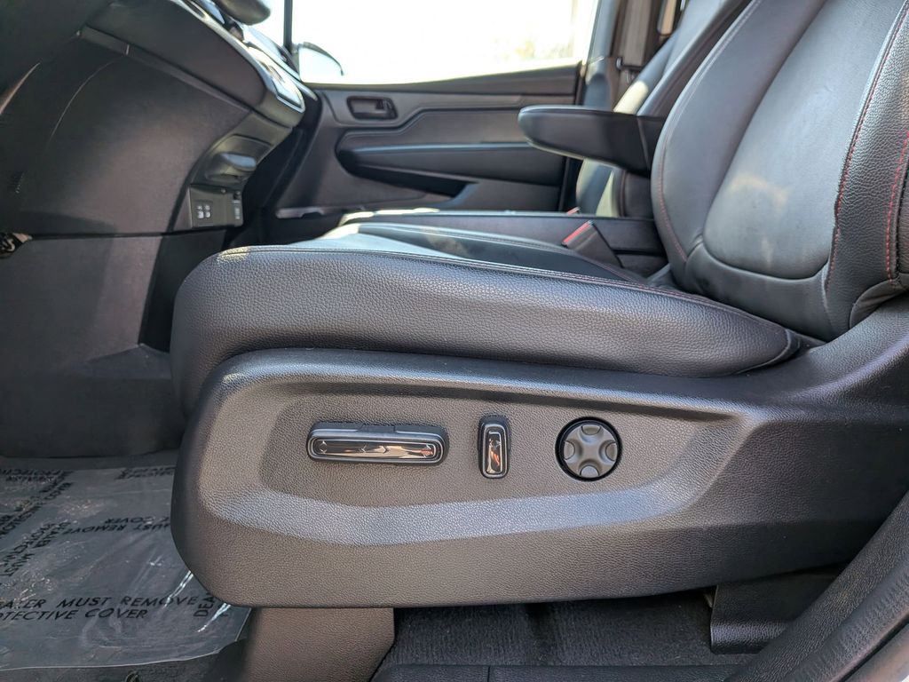Thumbnail: 2025 Honda Odyssey - 16