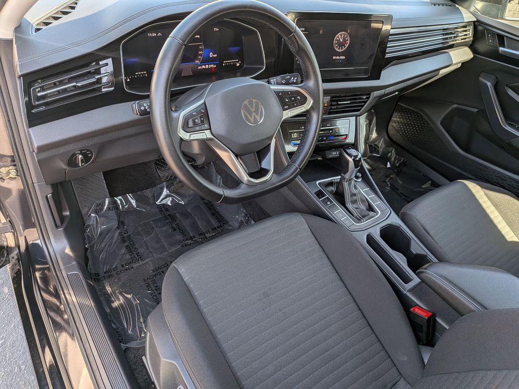 Thumbnail: 2025 Volkswagen Jetta - 14