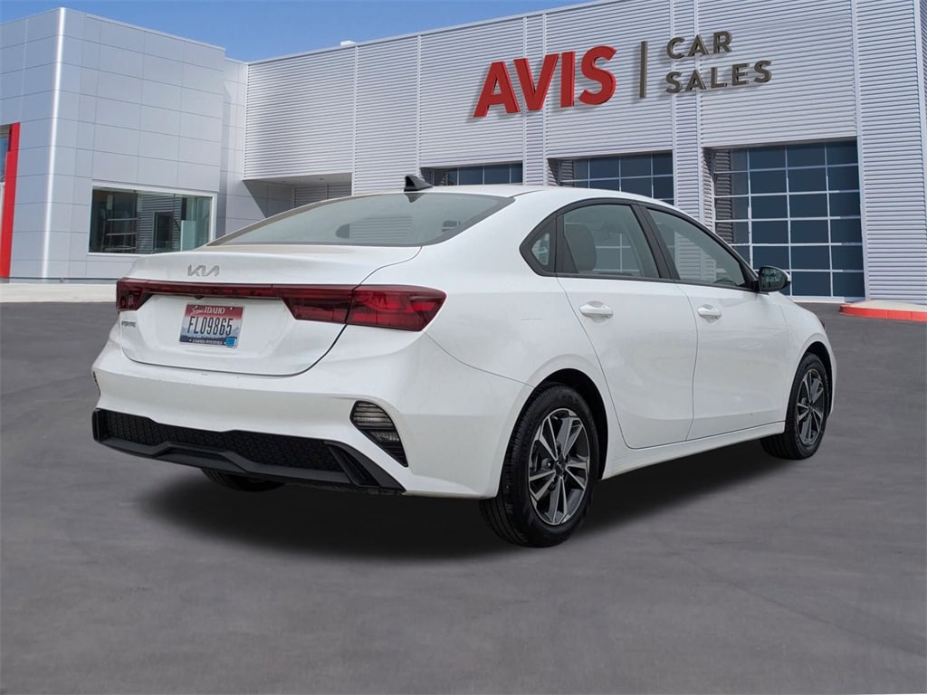 Thumbnail: 2024 Kia Forte - 6