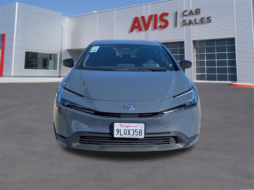 2024 Toyota Prius LE photo 2