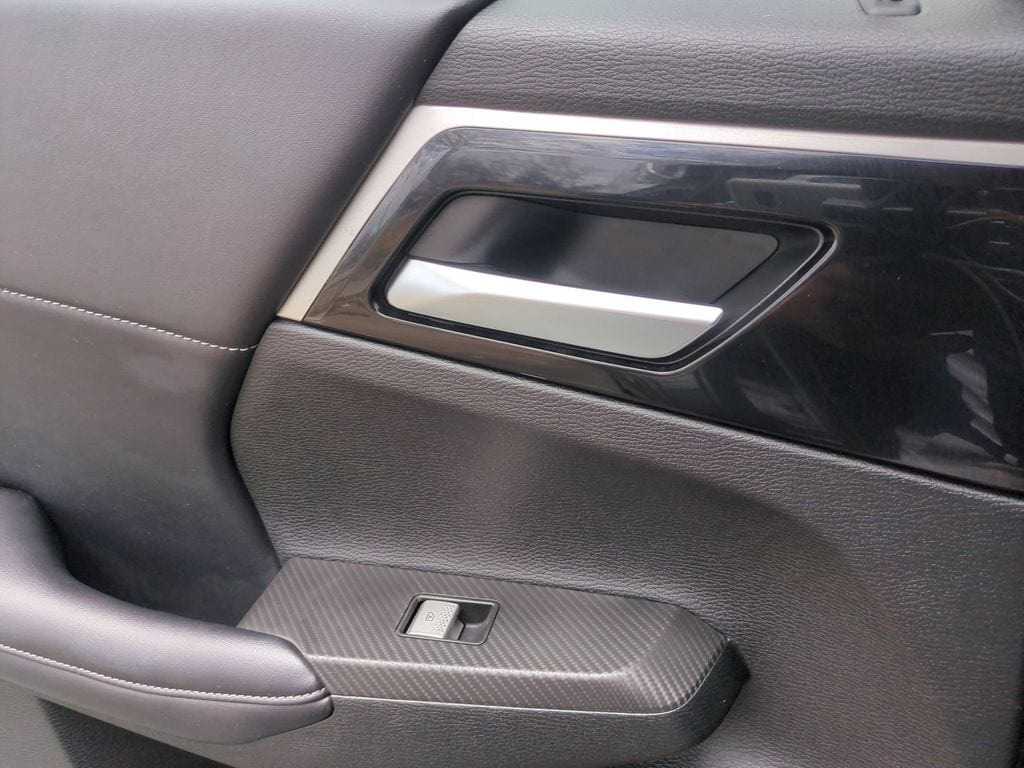 Thumbnail: 2025 Mitsubishi Outlander - 24