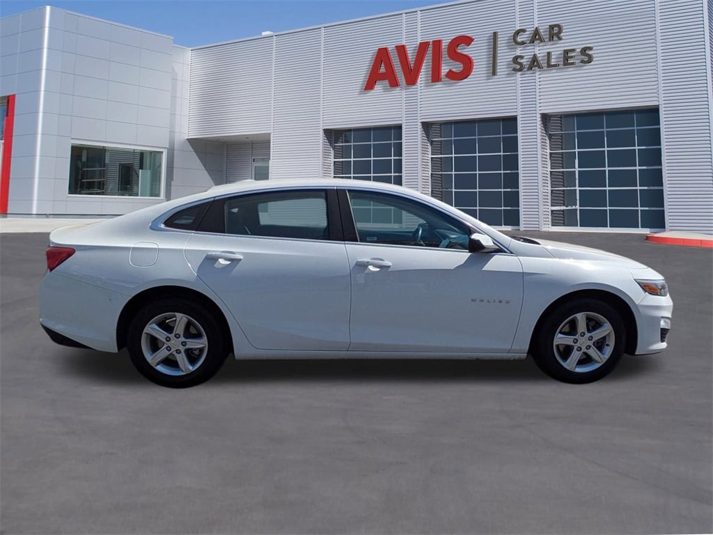 Thumbnail: 2023 Chevrolet Malibu - 5