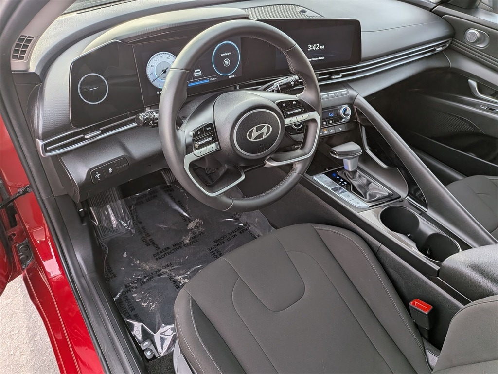 Thumbnail: 2025 Hyundai Elantra - 14