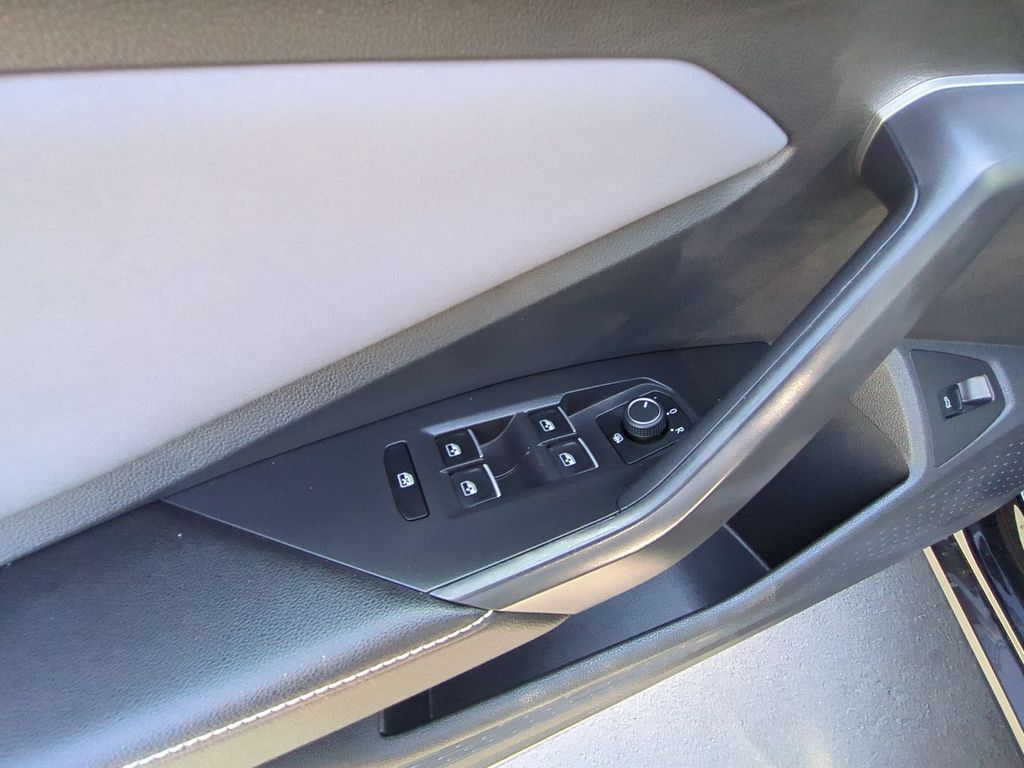 Thumbnail: 2025 Volkswagen Jetta - 13